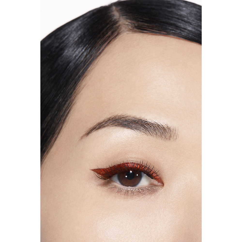 DELINEADOR LÍQUIDO DE ALTA PRECISIÓN, LARGA DURACIÓN Y A PRUEBA DE AGUA